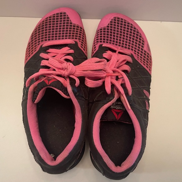 Gently used Women's Reebok CrossFit nano 4.0 Black and Pink Athletic Shoes - Picture 4 of 6